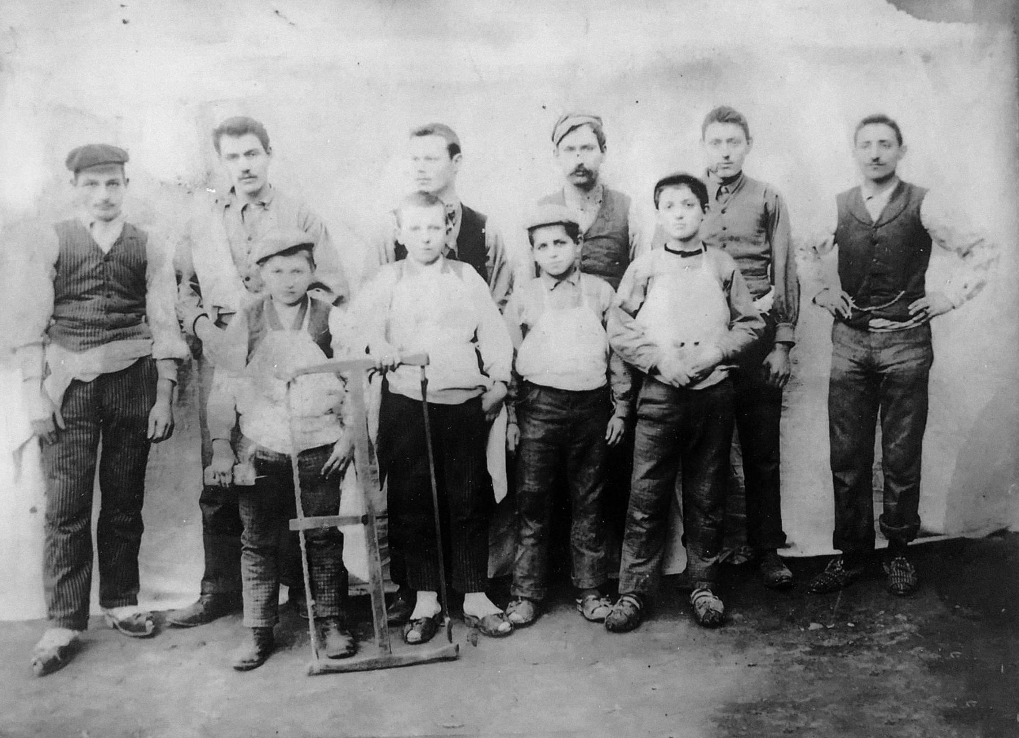 Caronni-bespoke-storia-primi-lavoratori-bottega